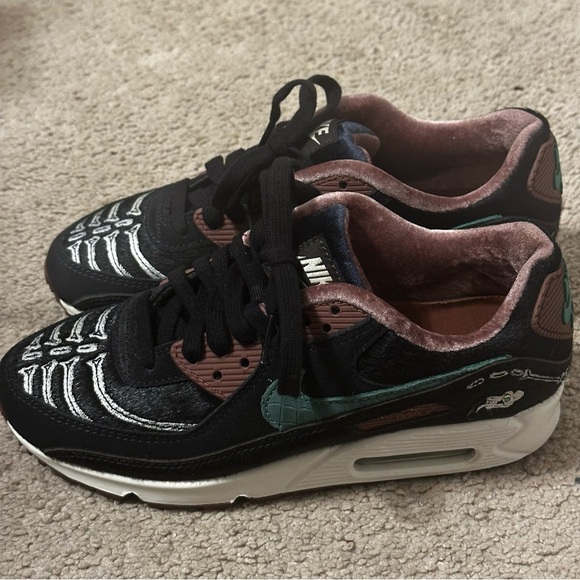 Nike Air Max 90 “Siempre Familia” | Size 7 | Día de los Muertos Limited Edition - Picture 5 of 9